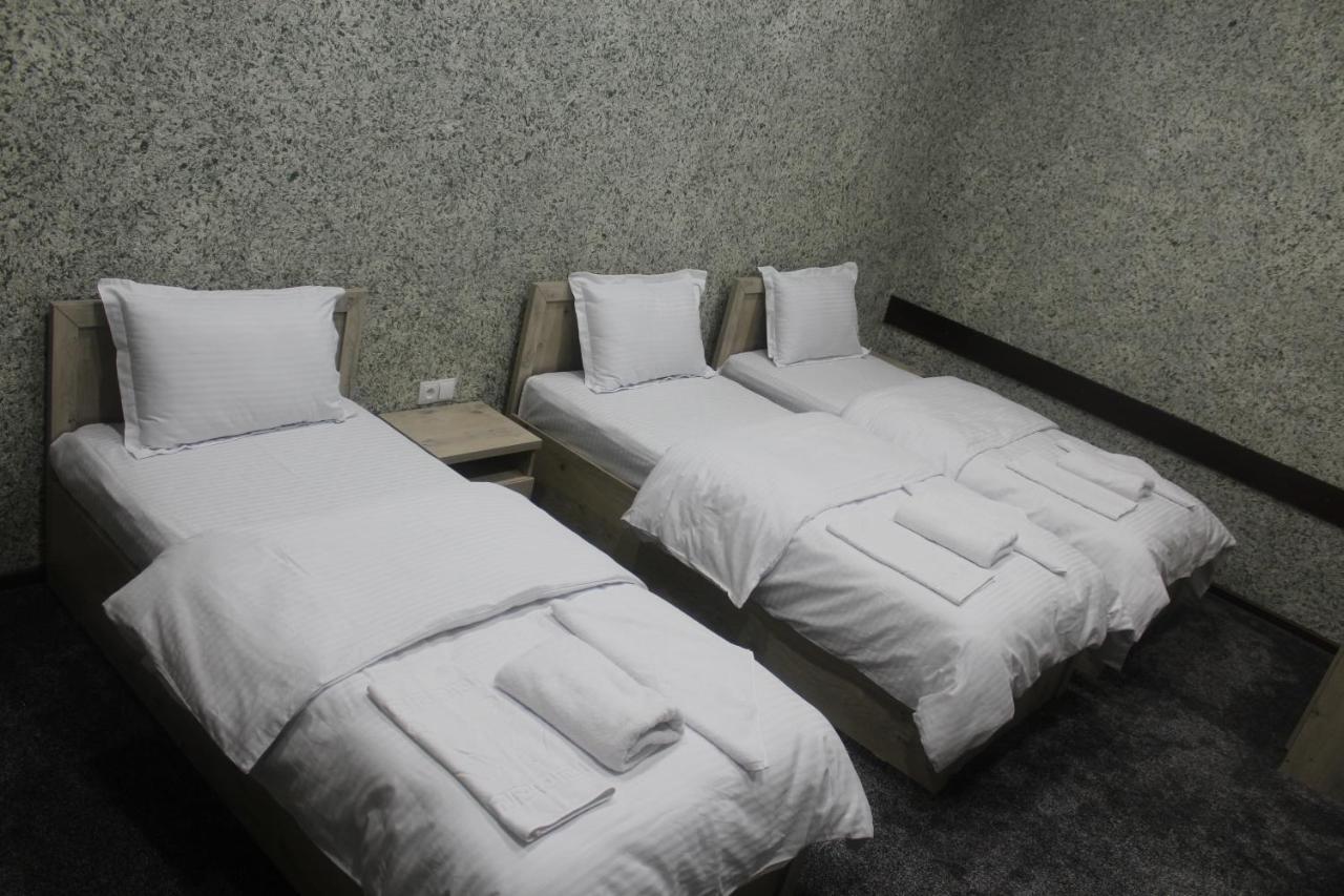 Taxtapul Hotel Tasjkent Buitenkant foto