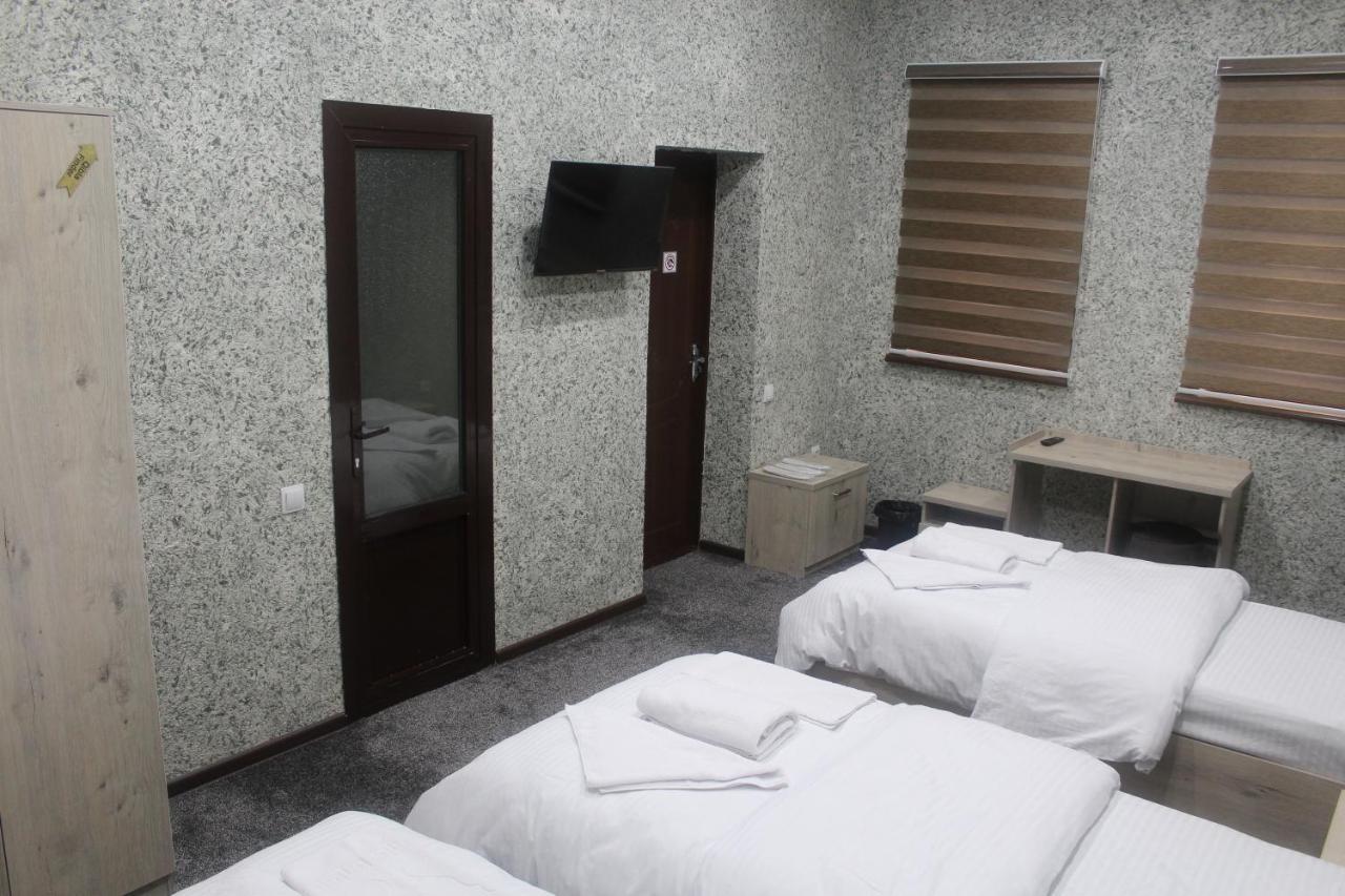 Taxtapul Hotel Tasjkent Buitenkant foto